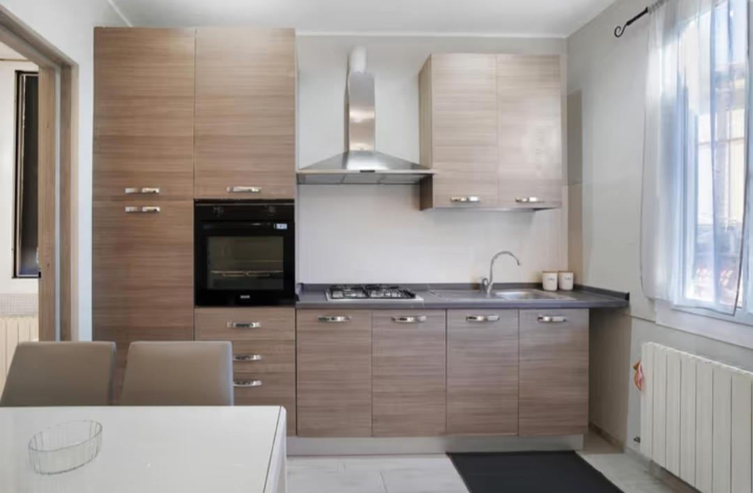Casa Sanremo Tiziano Parking Gratis Spiaggia 15 Minuti A Piedi エクステリア 写真